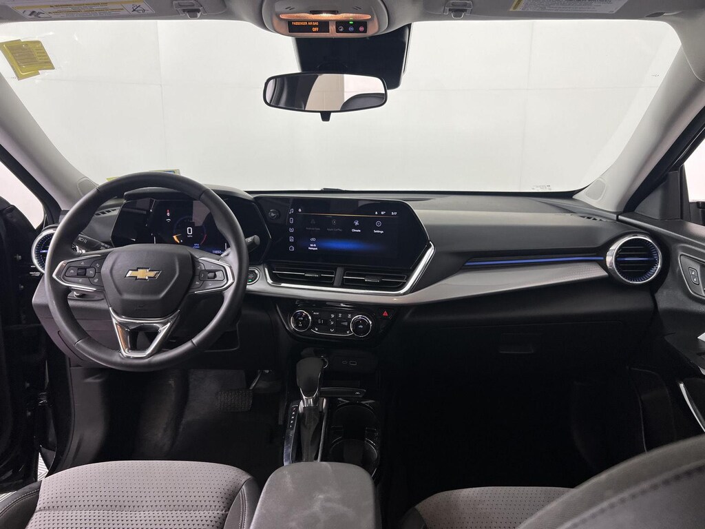 Used 2025 Chevrolet Trax LT SUV