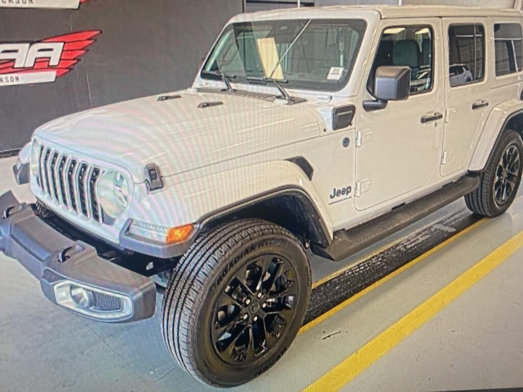Used 2025 Jeep Wrangler 4xe Sahara SUV