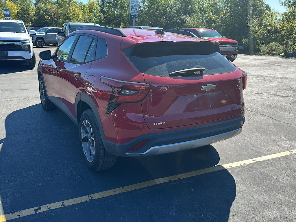 Used 2026 Chevrolet Trax LT SUV