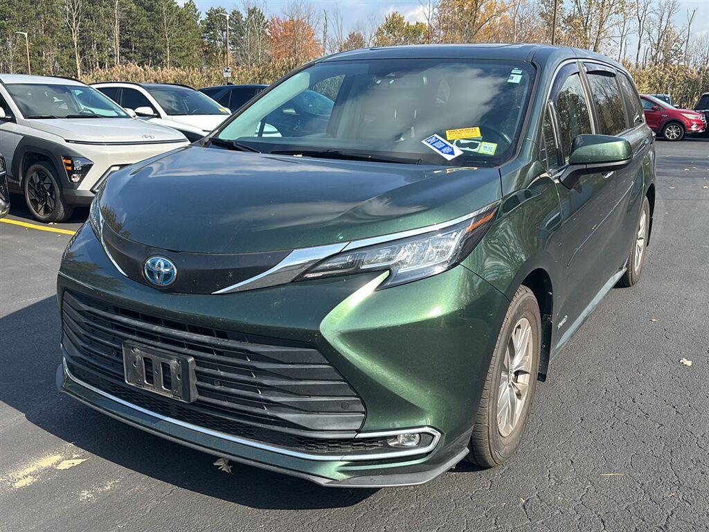 Used 2021 Toyota Sienna XLE 7-Passenger SUBN