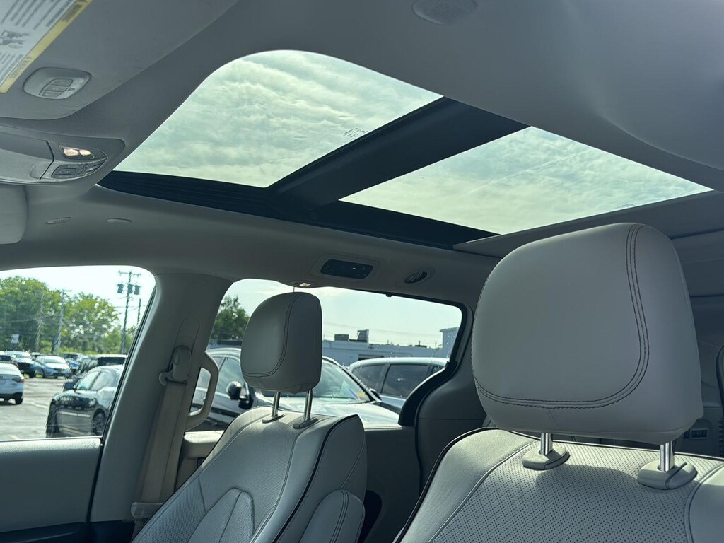 Used 2020 Chrysler Pacifica Limited Van