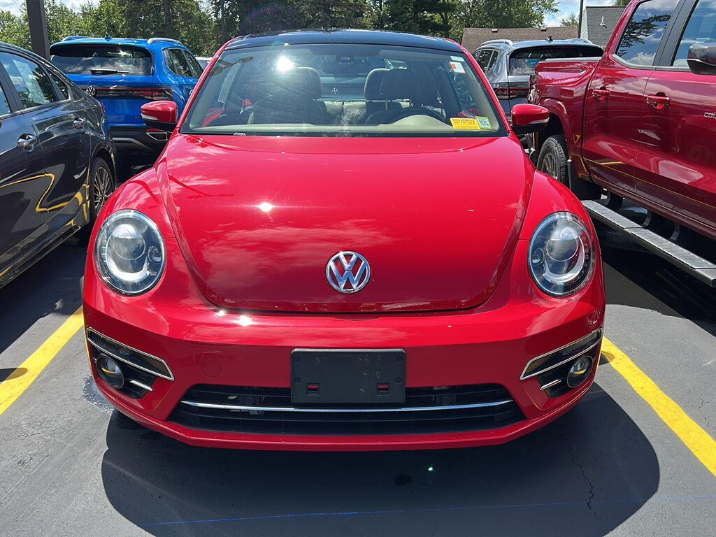 Used 2019 Volkswagen Beetle SE Hatchback