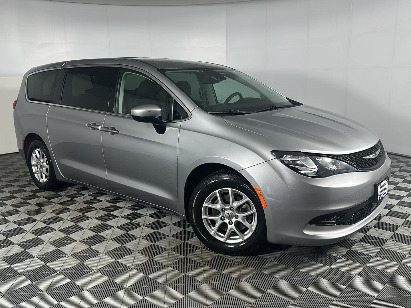2021 Chrysler Voyager LX