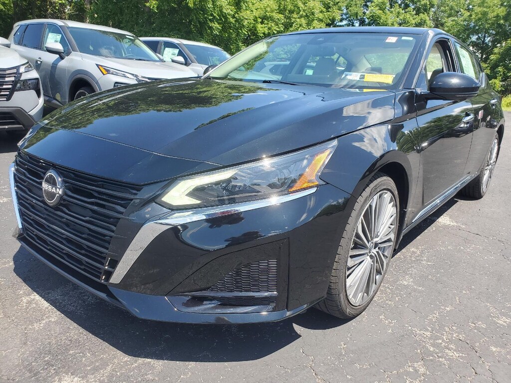 Used 2023 Nissan Altima 2.5 SL Sedan