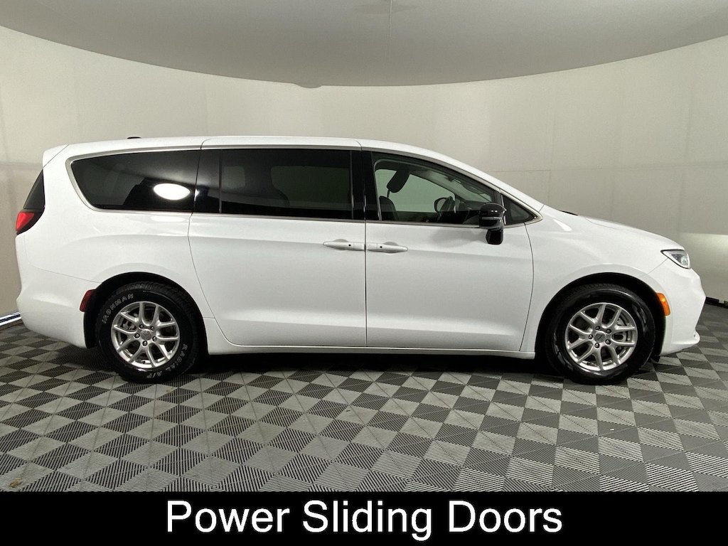 Certified 2024 Chrysler Pacifica Touring L Van