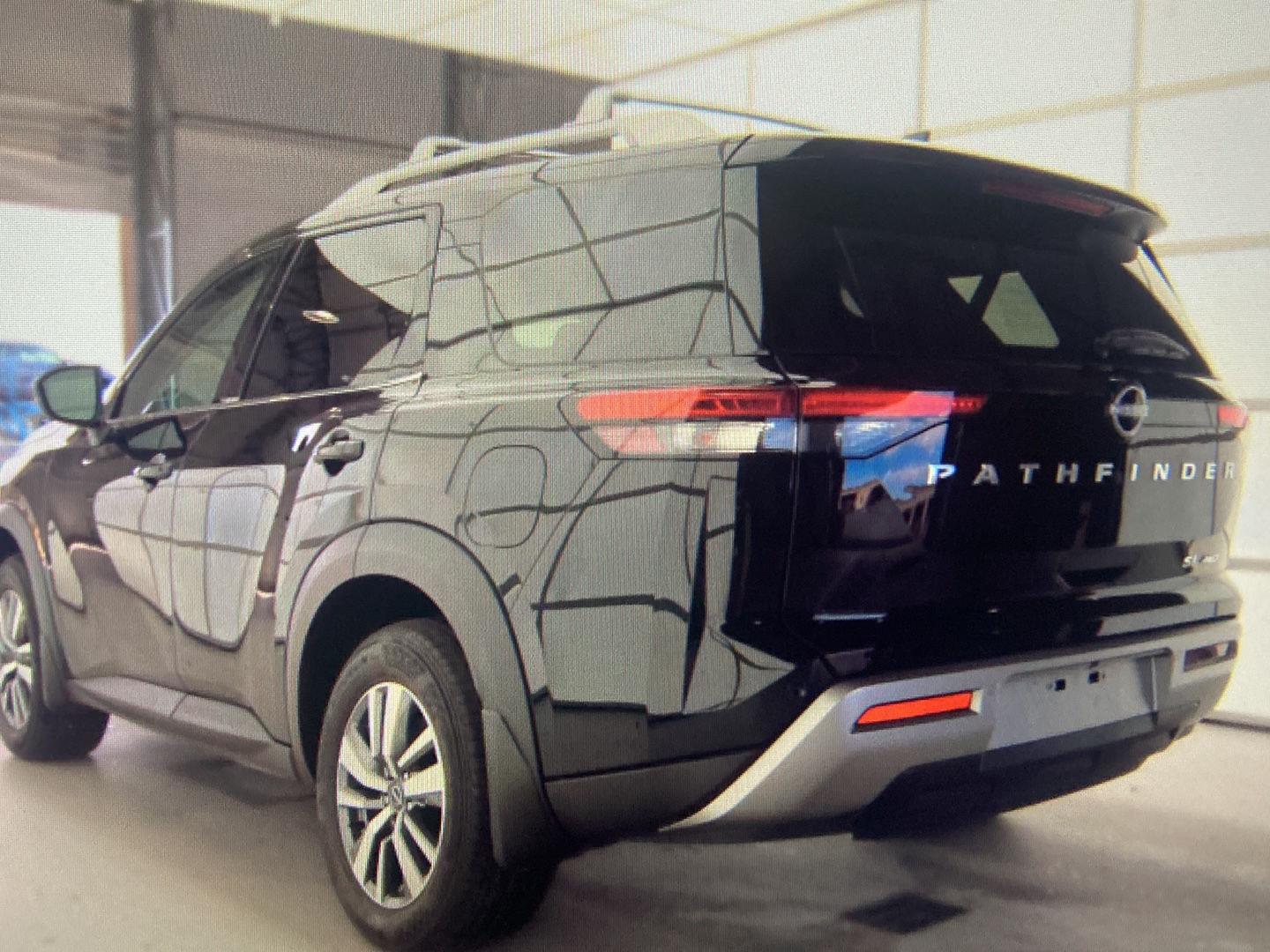 Used 2024 Nissan Pathfinder SL SUV
