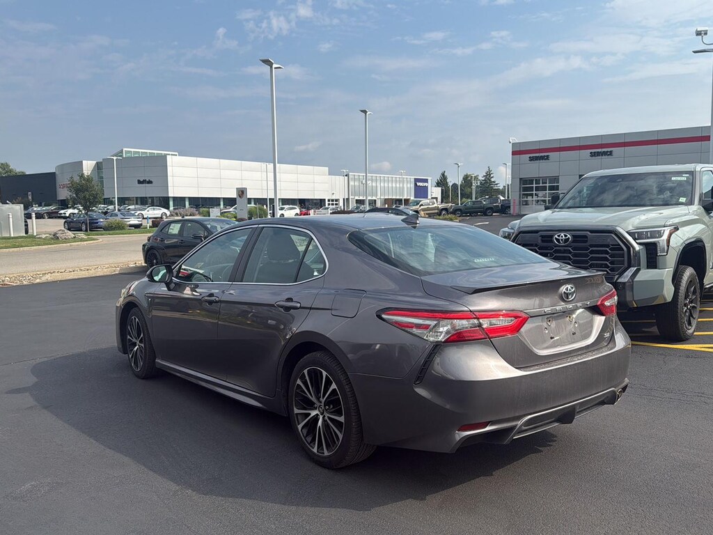 Used 2019 Toyota Camry SE Sedan
