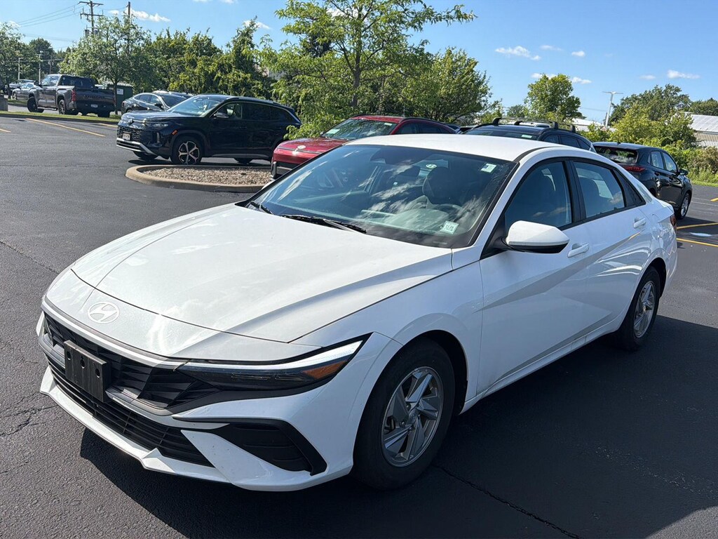 Certified 2025 Hyundai Elantra SE Sedan