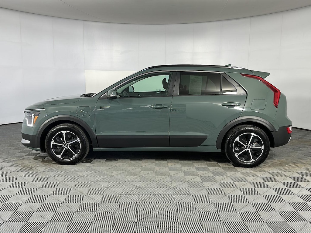 Used 2023 Kia Niro Plug-In Hybrid EX SUV
