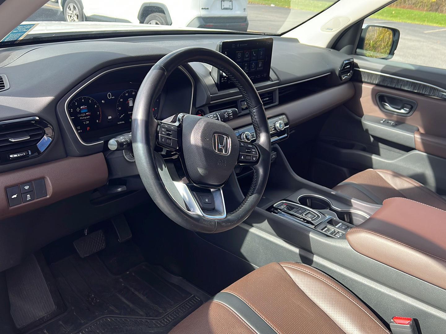 Used 2023 Honda Pilot Elite SUV