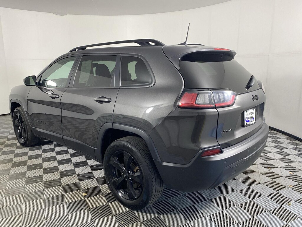 Used 2023 Jeep Cherokee Altitude Lux SUV