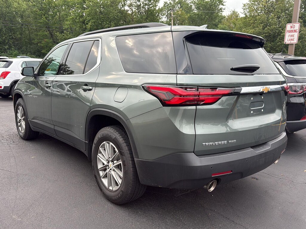 Used 2023 Chevrolet Traverse LT Cloth SUV