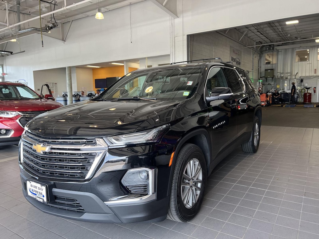 Used 2023 Chevrolet Traverse LT Cloth SUV