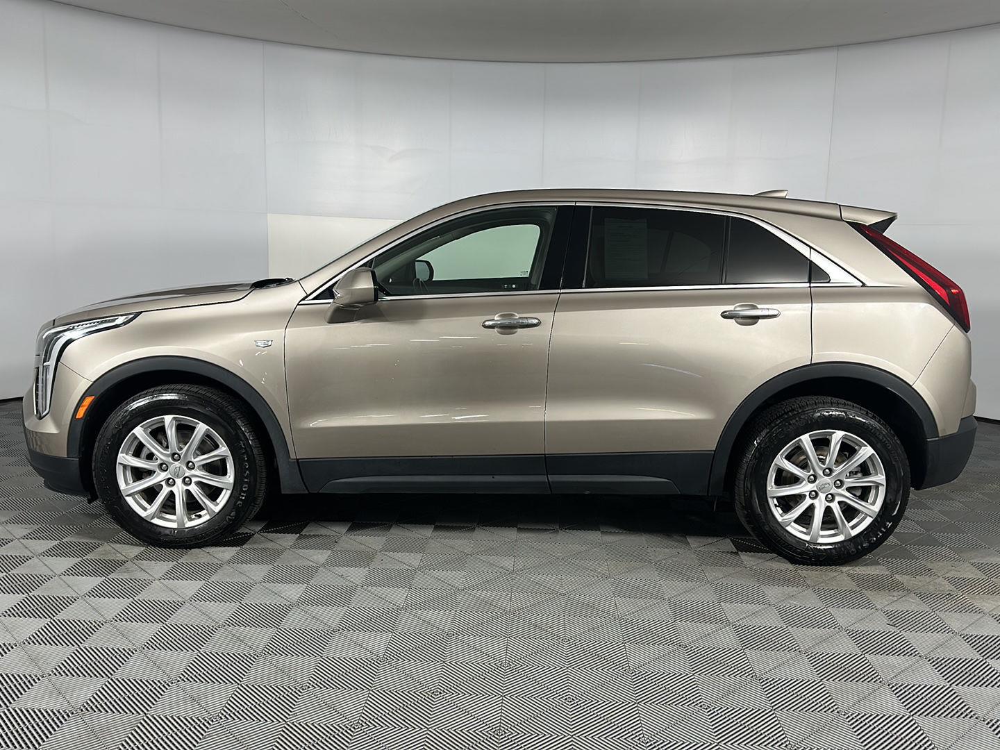 Used 2023 Cadillac XT4 FWD Luxury SUV