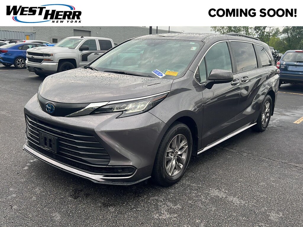 Certified 2023 Toyota Sienna LE Van