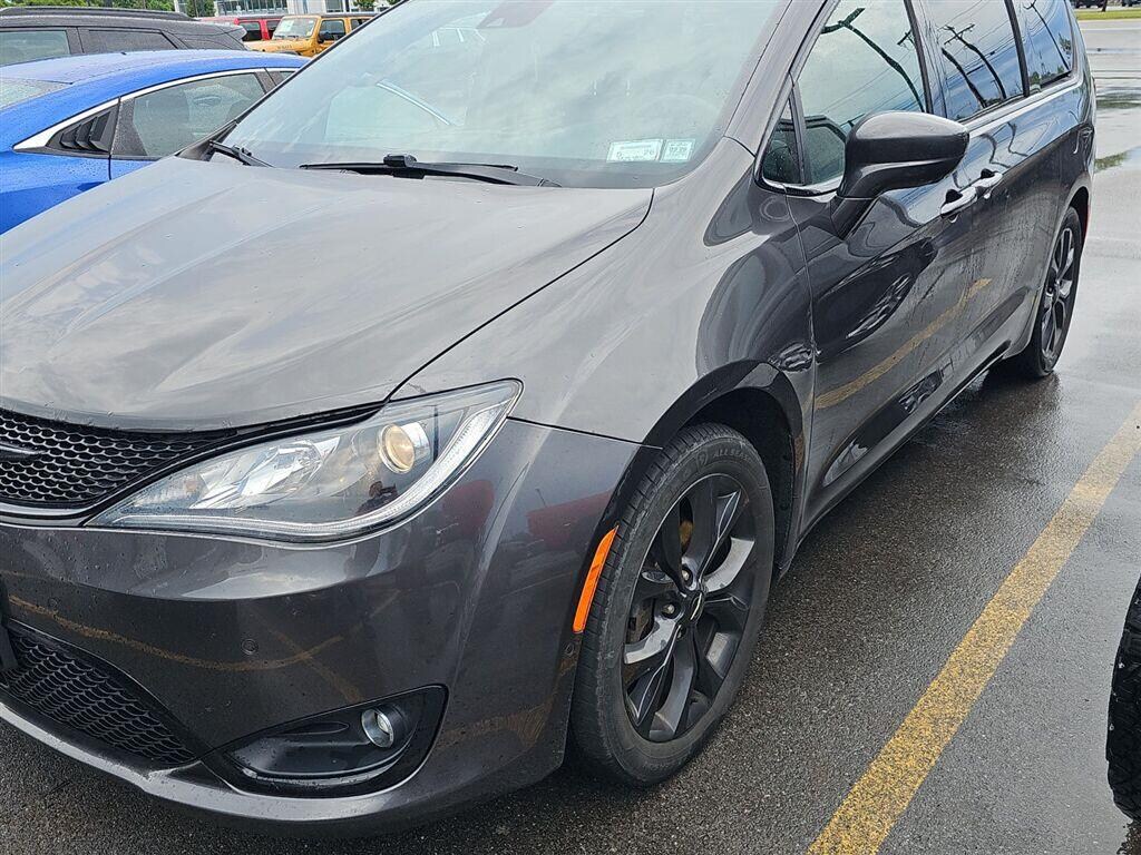Used 2019 Chrysler Pacifica Touring L Van