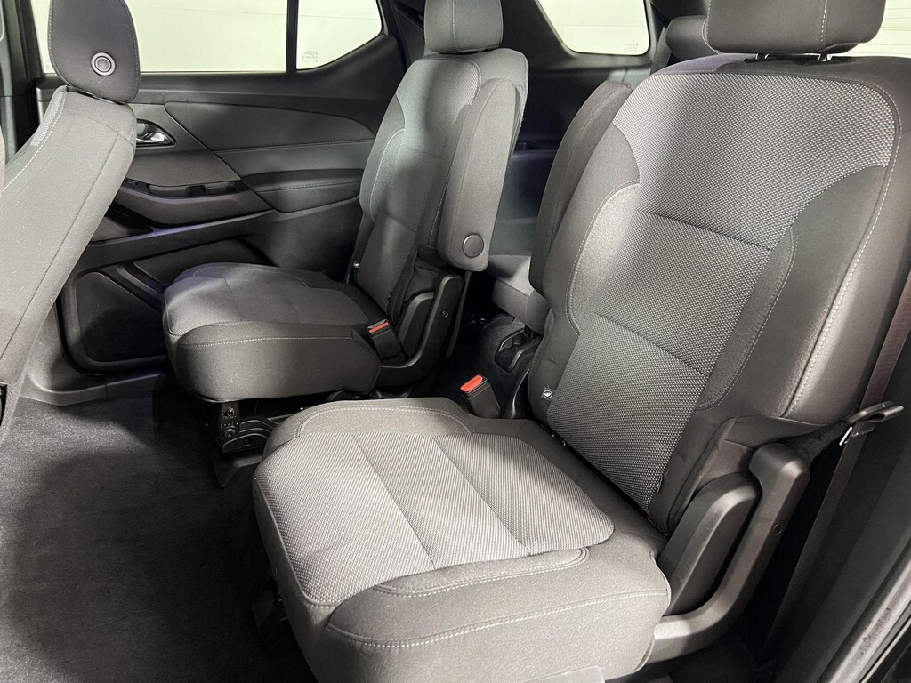 Used 2023 Chevrolet Traverse LT Cloth SUV