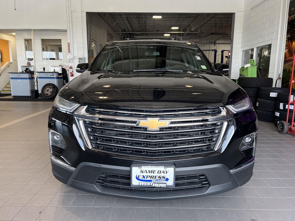 Used 2023 Chevrolet Traverse LT Cloth SUV