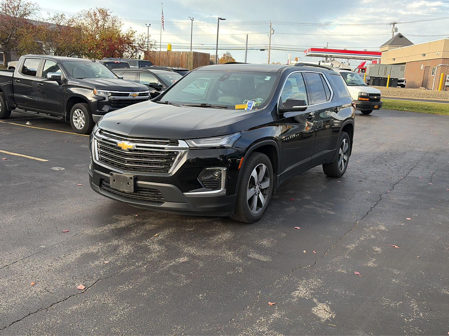 Used 2023 Chevrolet Traverse SUBN