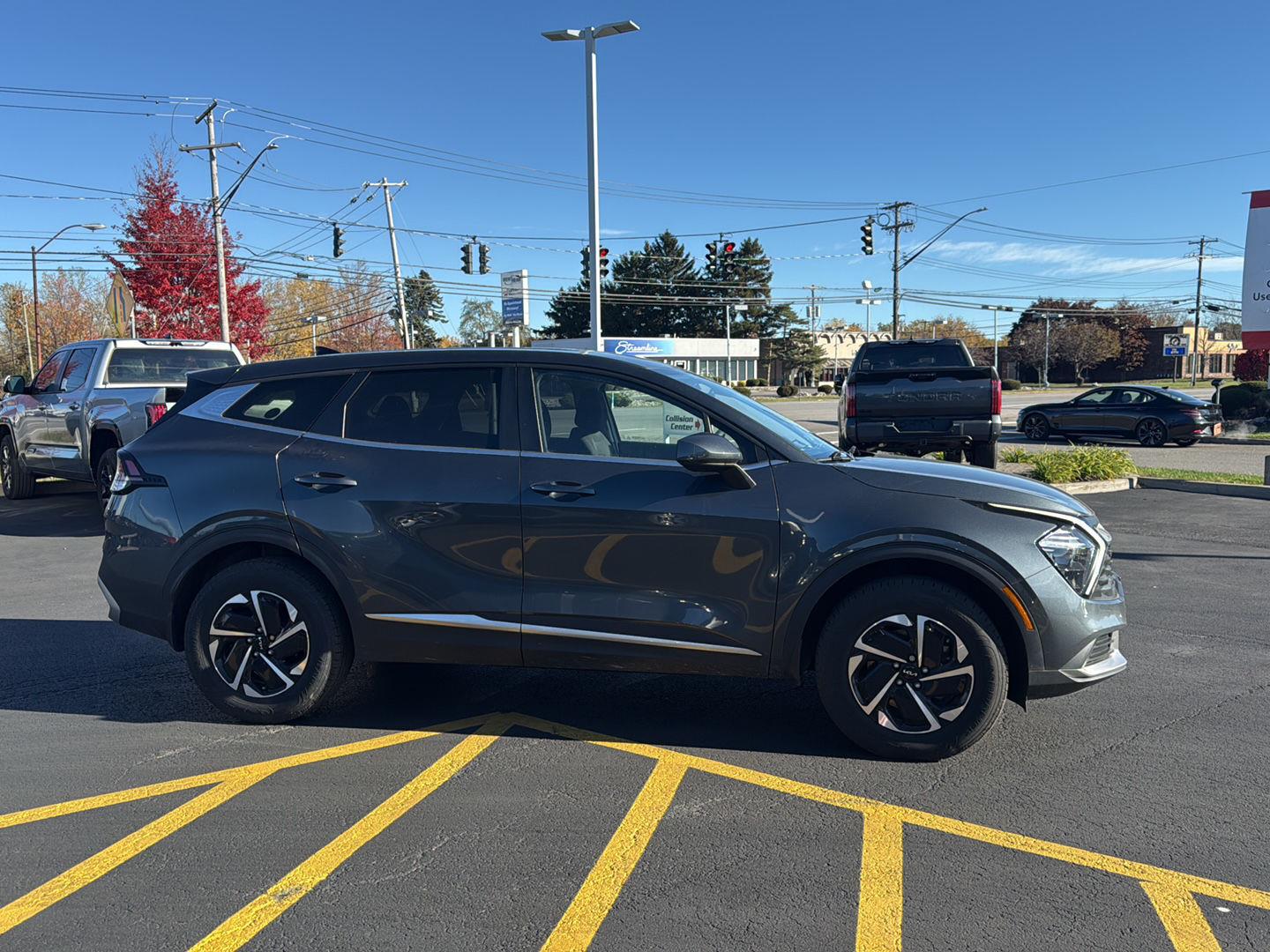 Used 2023 Kia Sportage Hybrid LX SUV