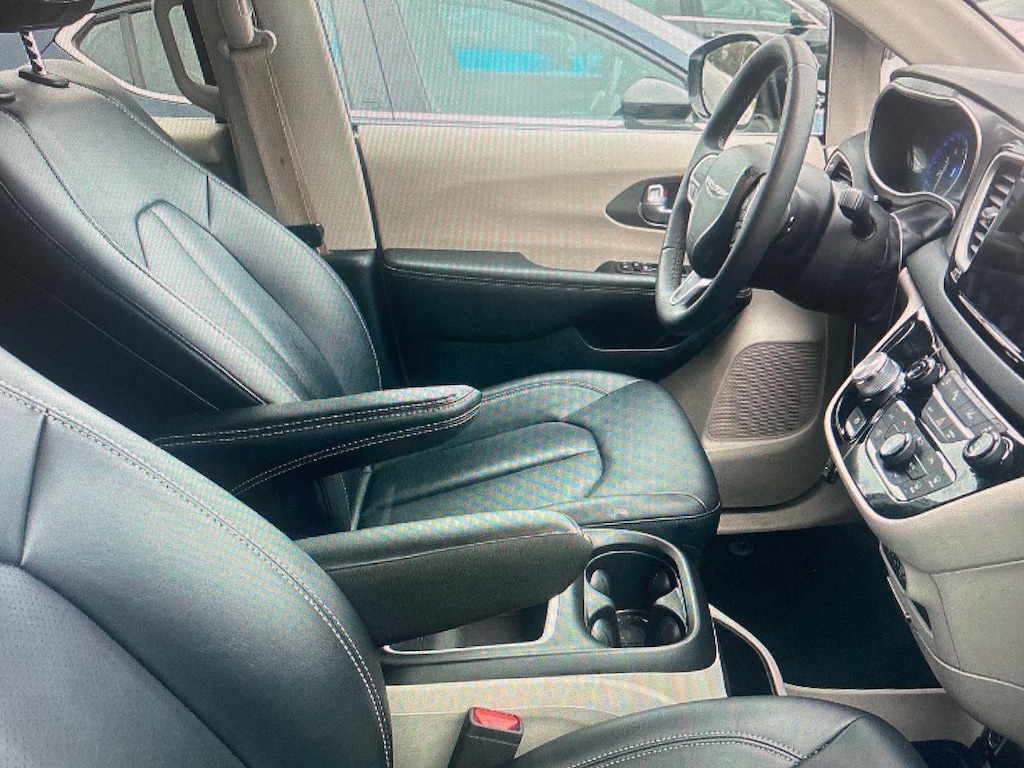 Used 2024 Chrysler Pacifica Touring L Van