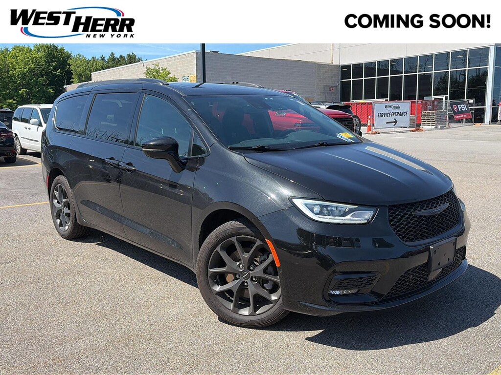 Certified 2022 Chrysler Pacifica Limited Van