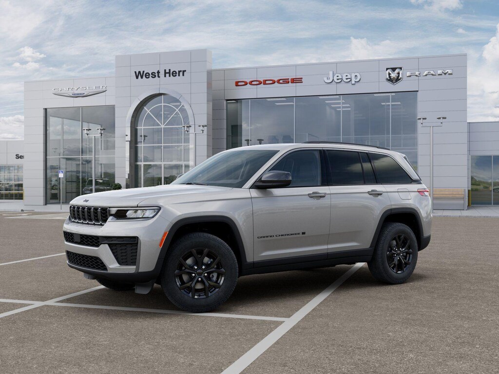 Used 2026 Jeep Grand Cherokee Grand Cherokee Laredo Altitude SUV