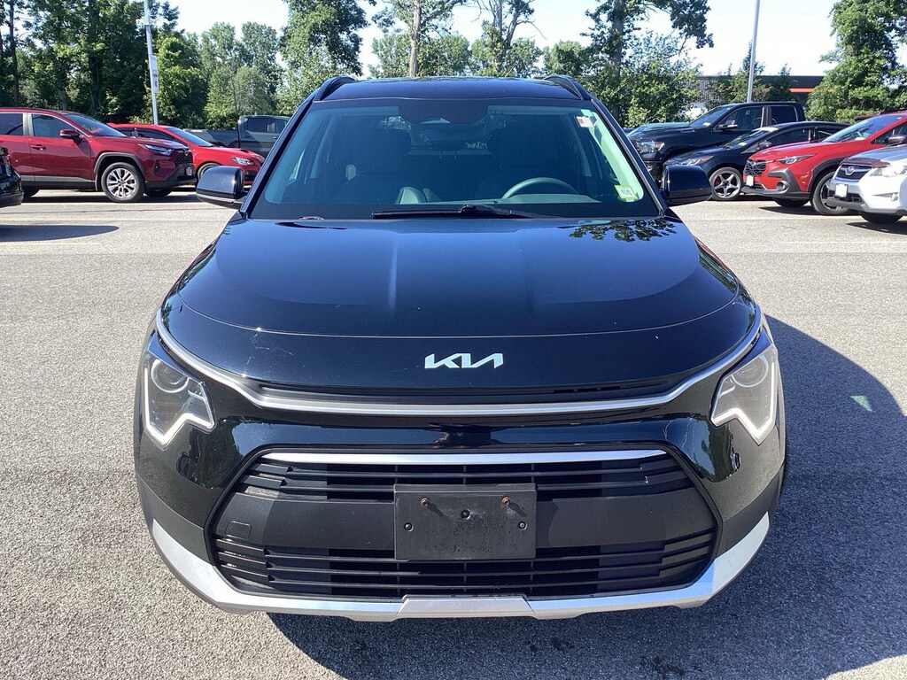 Used 2024 Kia Niro LX SUV