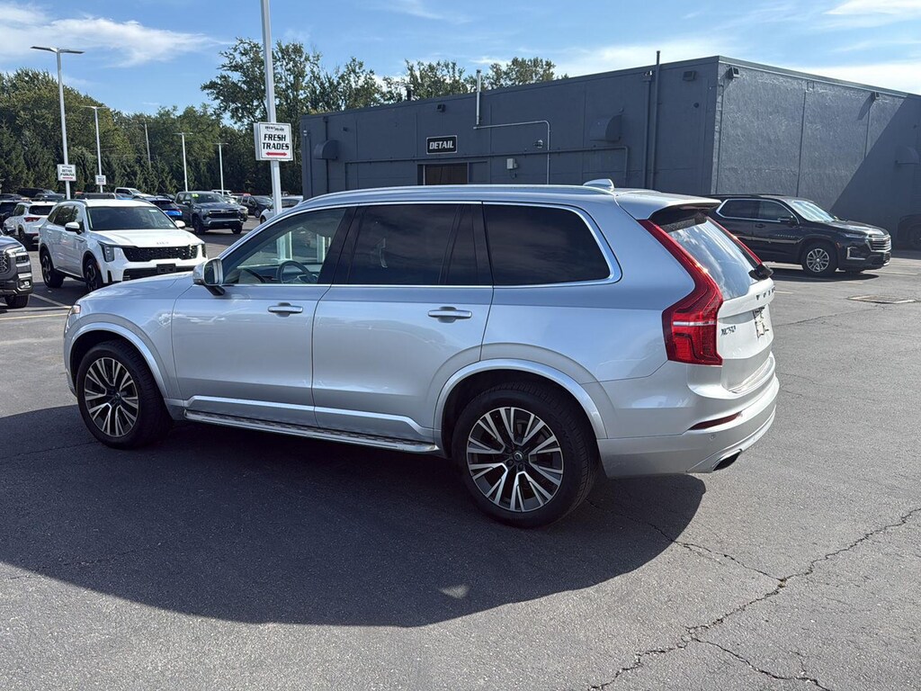 Used 2021 Volvo XC90 Momentum SUV