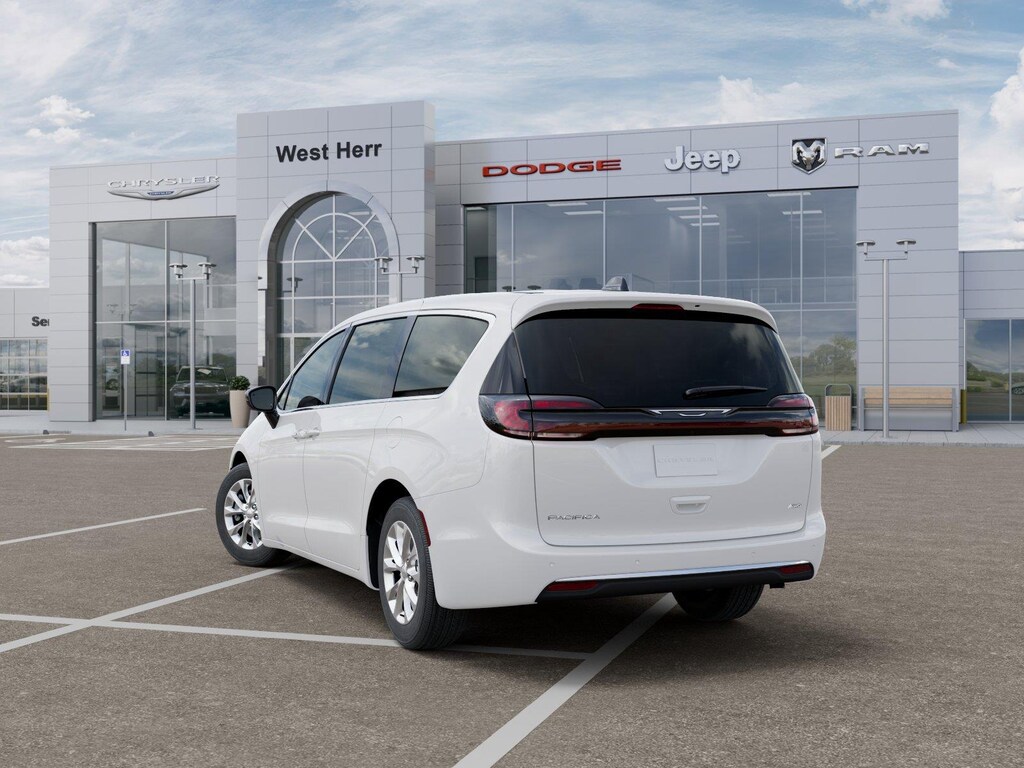 Used 2027 Chrysler Pacifica Pacifica Select AWD Van