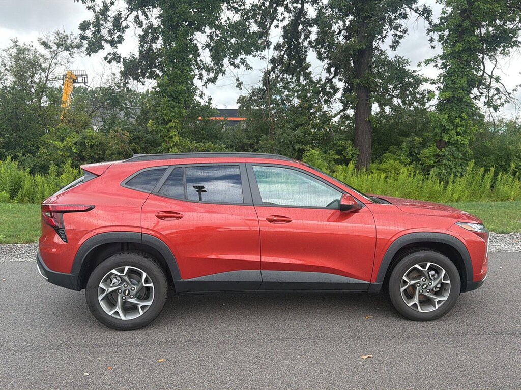 Used 2024 Chevrolet Trax LT SUV
