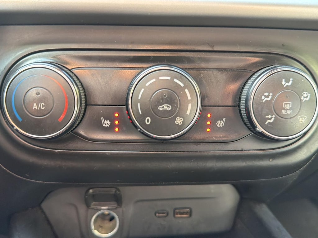 Used 2024 Chevrolet Trax 1RS SUV