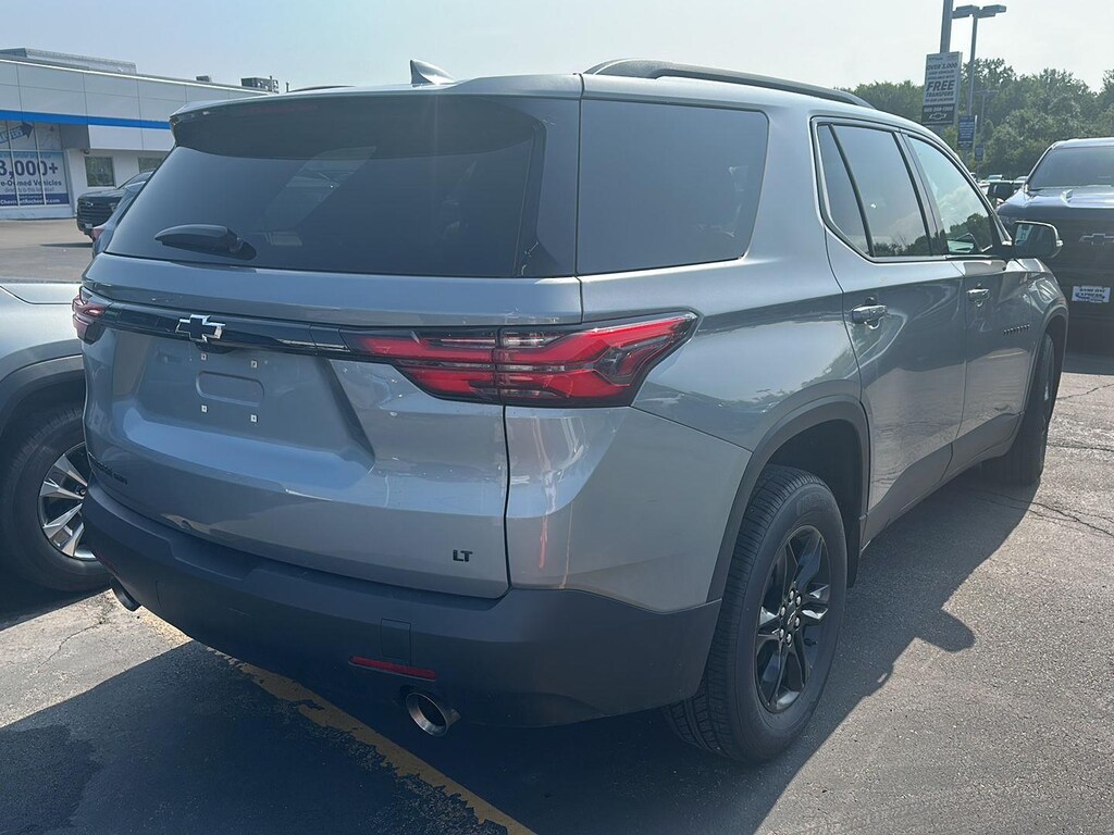 Used 2023 Chevrolet Traverse LT Cloth SUV