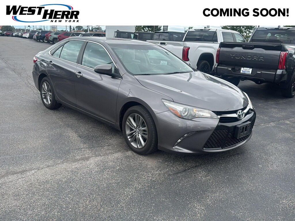 Used 2016 Toyota Camry SE Sedan