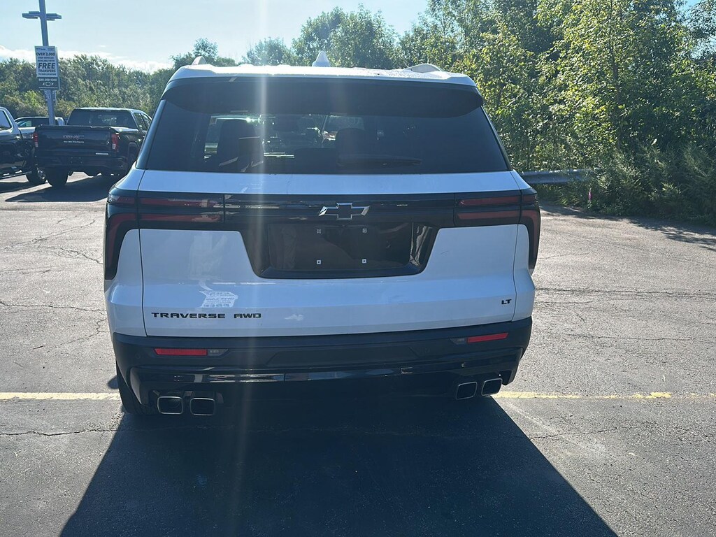 Used 2024 Chevrolet Traverse AWD LT SUV