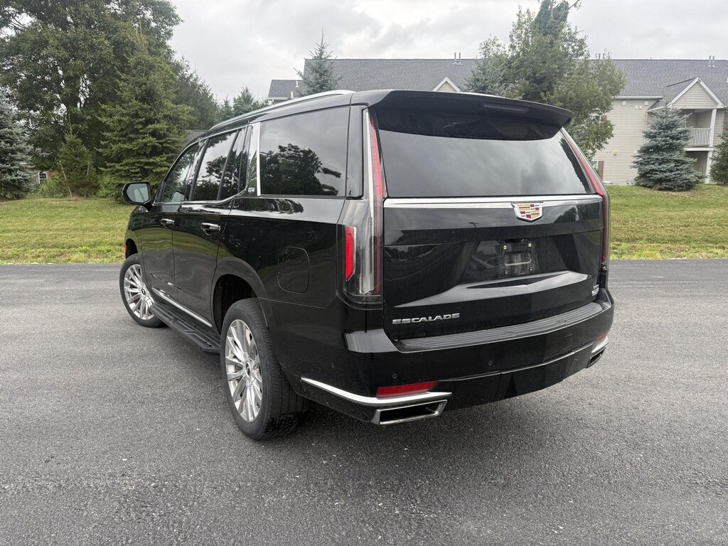 Used 2024 Cadillac Escalade 4WD Premium Luxury SUV