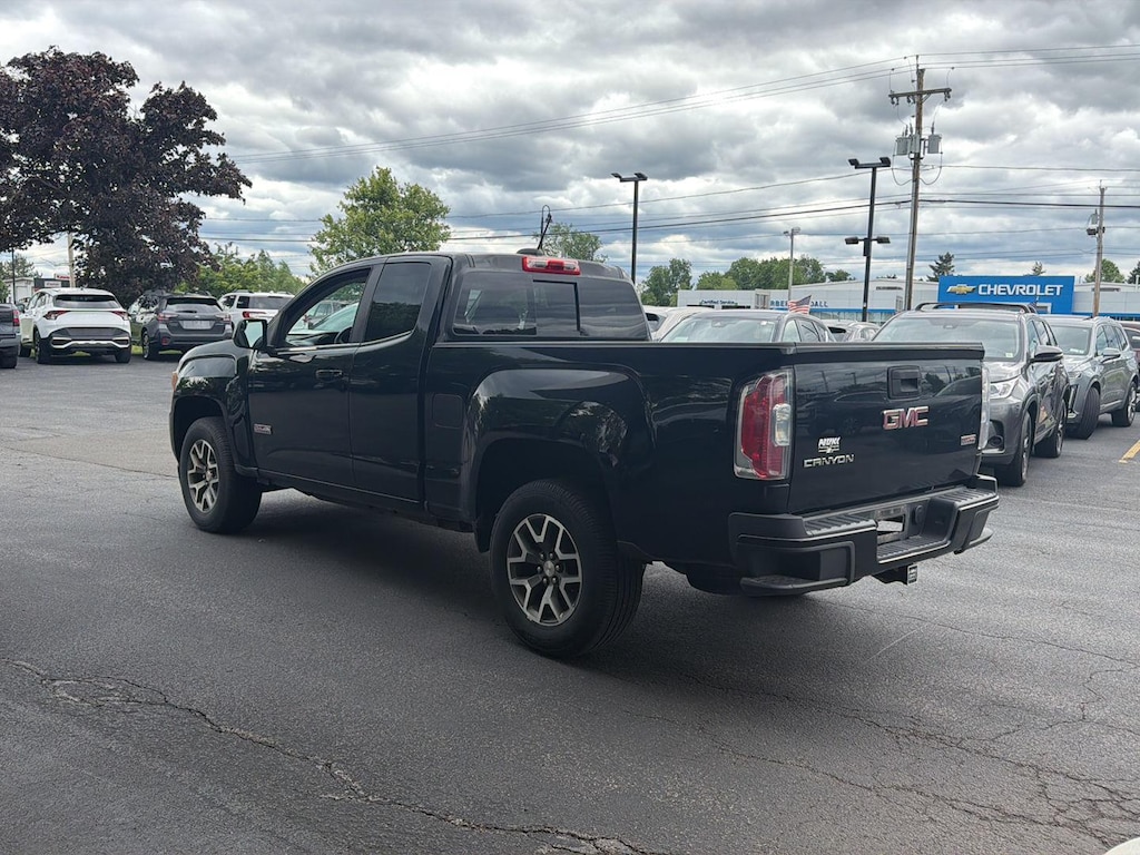 Used 2017 GMC Canyon 4WD SLE Truck