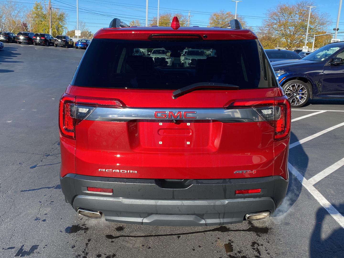 Used 2023 GMC Acadia UV