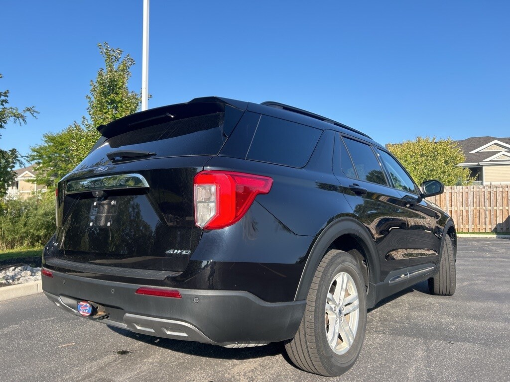 2022 Ford Explorer XLT photo 2