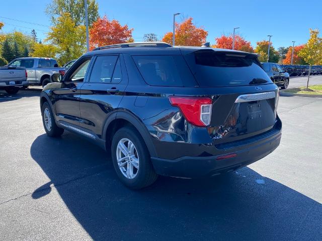 2023 Ford Explorer XLT photo 3
