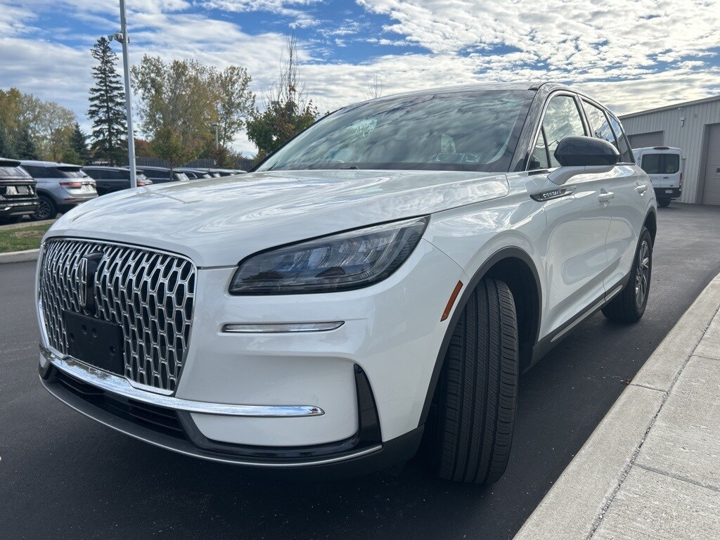 2024 Lincoln Corsair Premiere photo 2