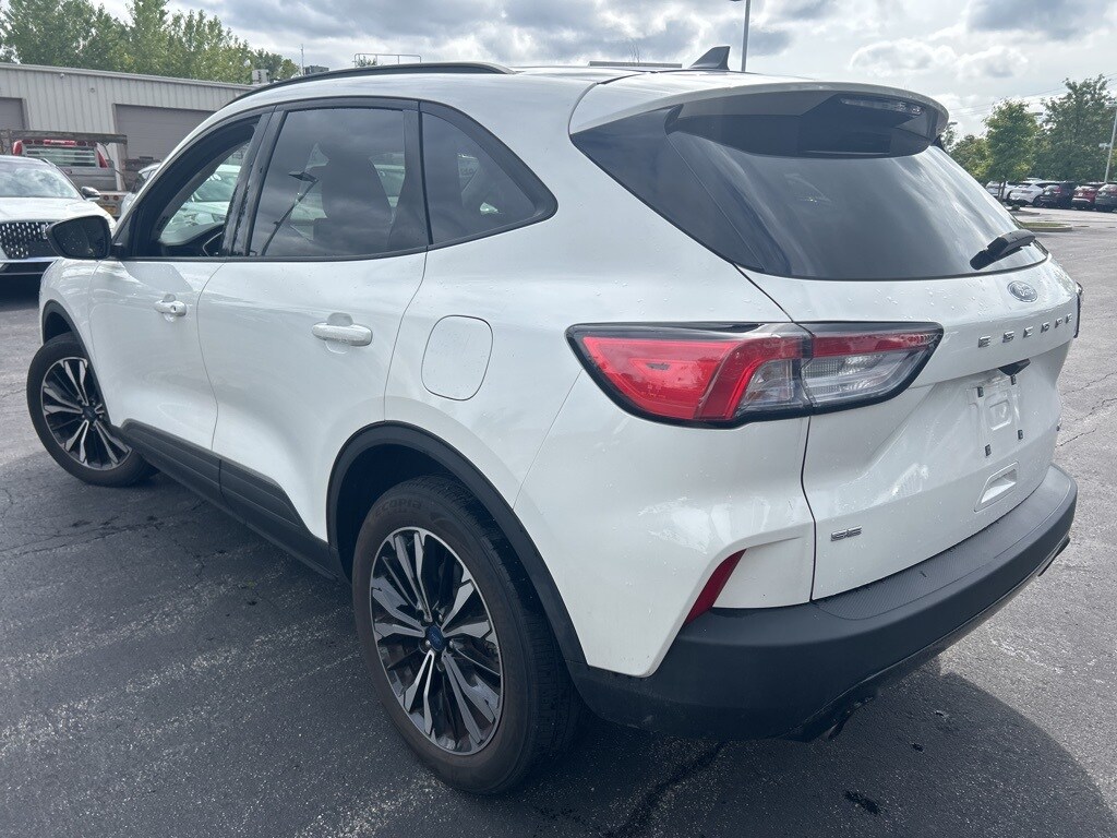 2022 Ford Escape SE photo 4