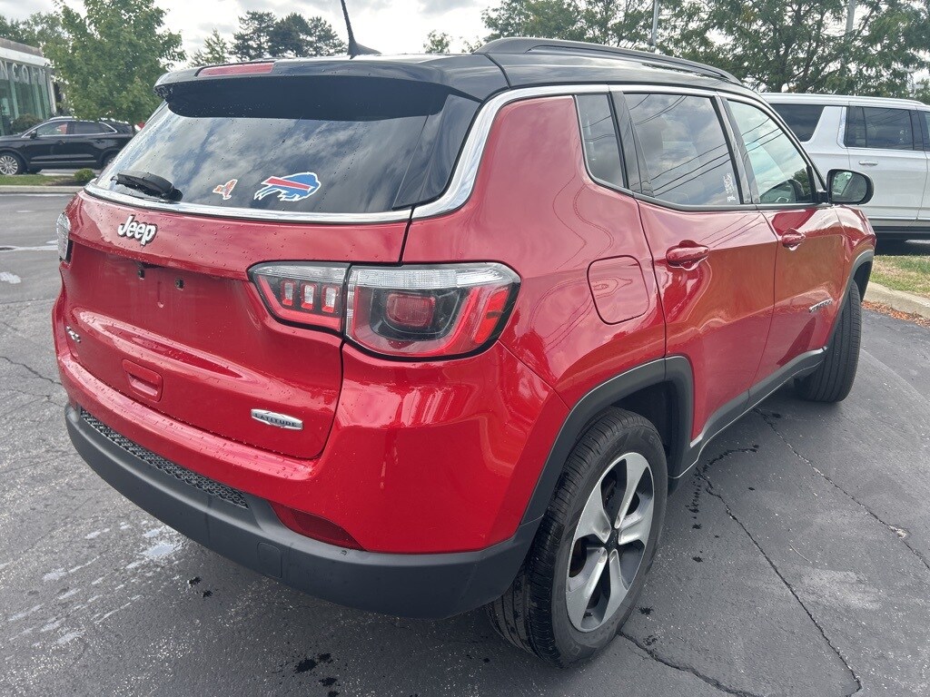 2018 Jeep Compass Latitude photo 3