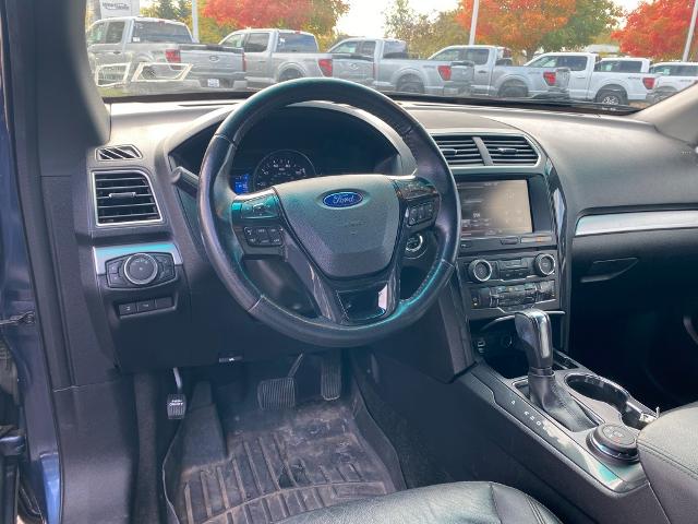 2016 Ford Explorer XLT photo 2