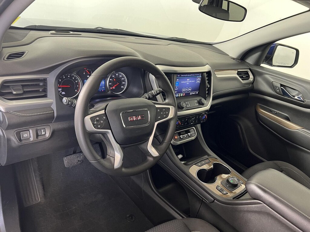Used 2023 GMC Acadia SLE SUV