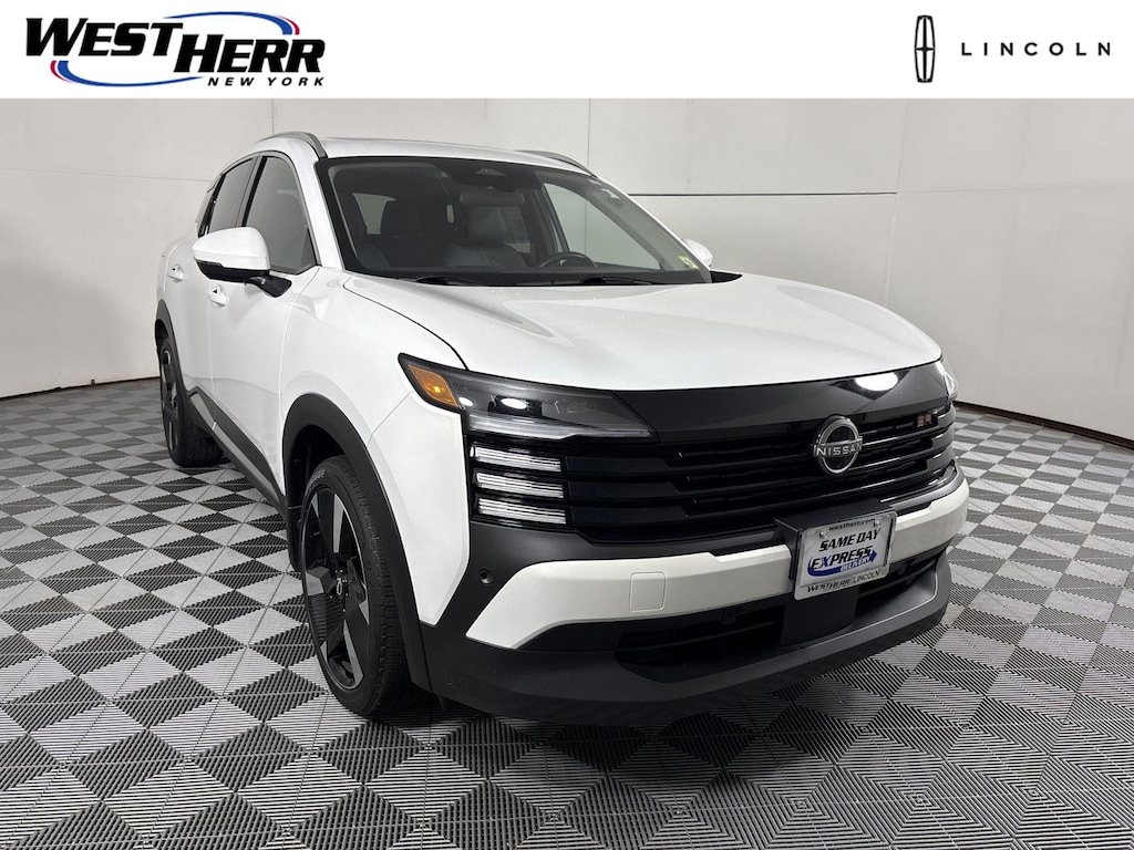 Used 2025 Nissan Kicks SR SUV