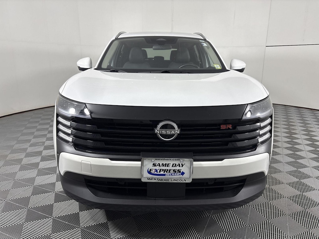 Used 2025 Nissan Kicks SR SUV