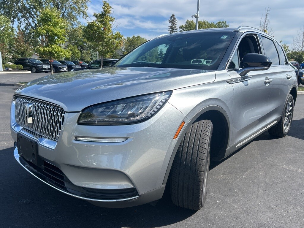 2022 Lincoln Corsair Standard photo 2