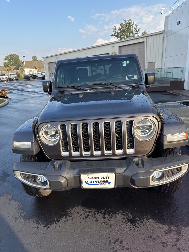 Used 2021 Jeep Gladiator Overland with VIN 1C6HJTFG2ML505524 for sale in Getzville, NY