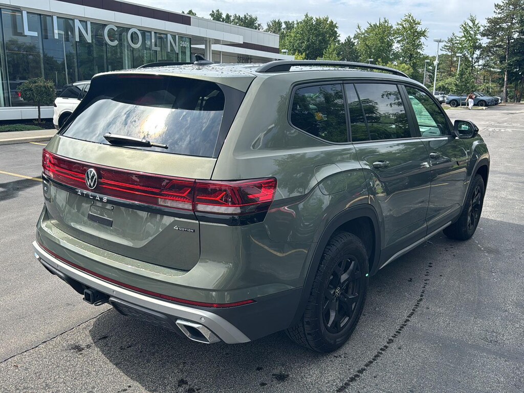 Used 2025 Volkswagen Atlas 2.0T Peak Edition SUV